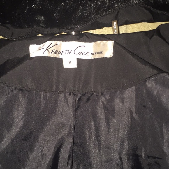 Kenneth Cole With removable Faux Fur Collar - Picture 6 of 8